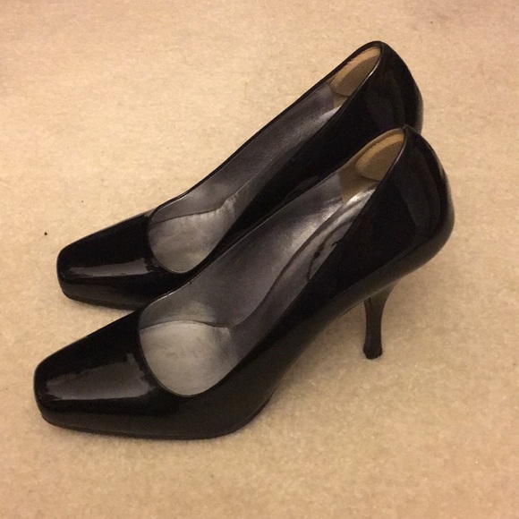 Prada black heels needs to asap or it’s going to be gone within next week or so! - Picture 3 of 4